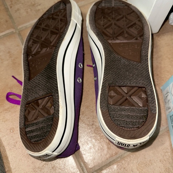 Purple converse size 10 - Picture 4 of 6